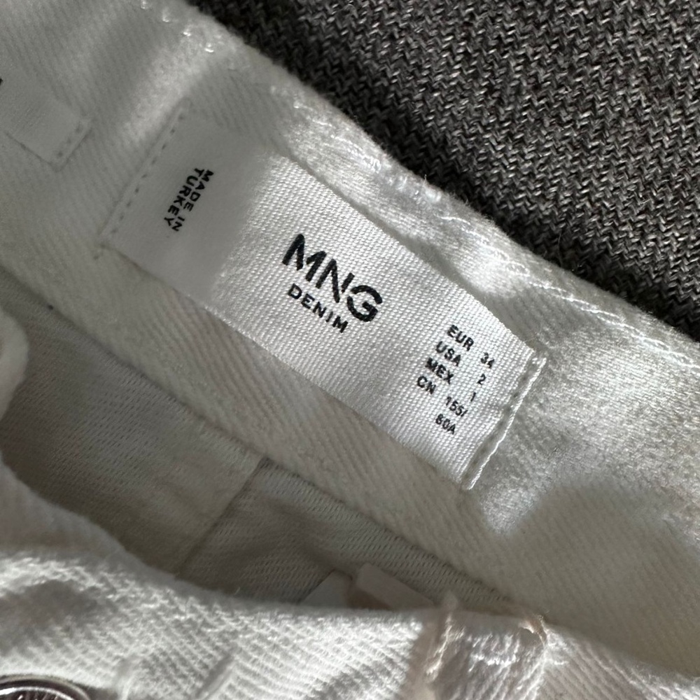 Jeans - Picture 2 of 5